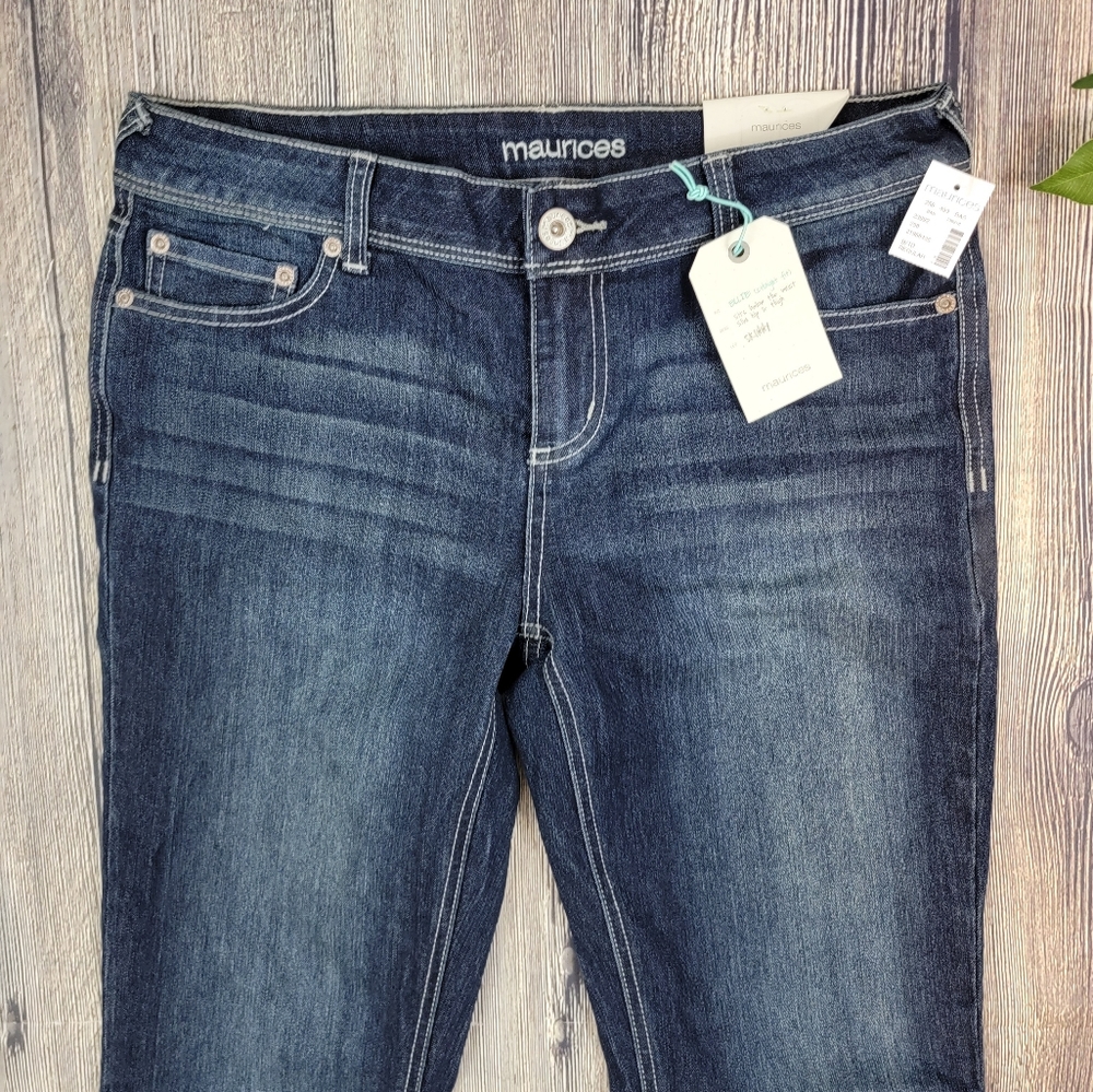 Maurices NWT Ellie Straight Fit Skinny Leg Jeans - Picture 2 of 10